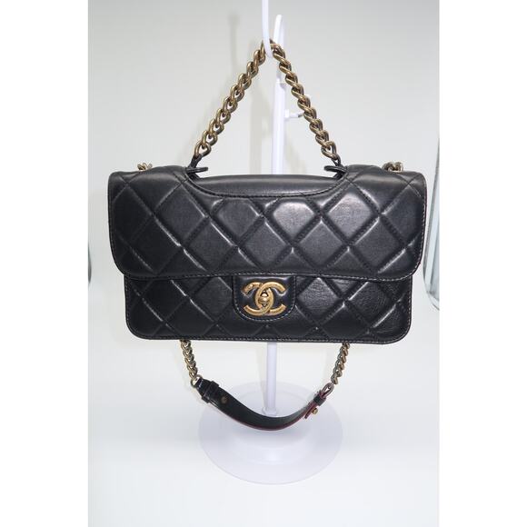 Chanel Leather Quilted CC Turn-lock Logo Edge Flap Medium Shoulder Bag Black - Picture 1 of 16